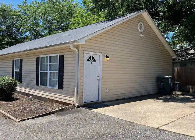 Property at 512 Saint Mark Rd, Taylors, SC, 29687, 2 beds, 2 baths, [object Object]