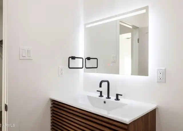 Property at 326 N 17th Dr Unit 2, Phoenix, AZ, 85007, 1 bed, 1.5 baths, [object Object]