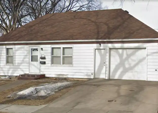 Property at 1002 East Avenue F Unit F, Bismarck, ND, 58501, 3 beds, 2 baths, [object Object]
