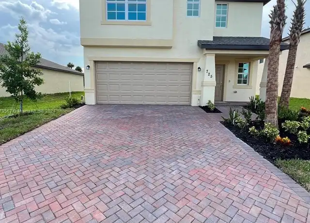 Property at 725 Worlington Ln, Fort Pierce, FL, 34947, 6 beds, 3 baths, [object Object]