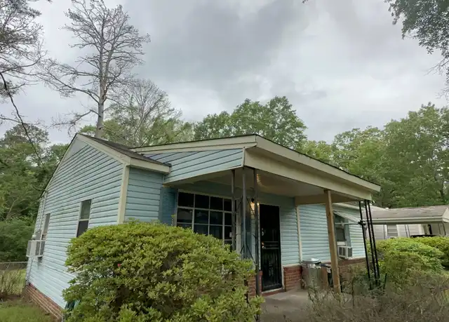Property at 3175 Charleston Dr, Jackson, MS, 39212, 2 beds, 1 bath, [object Object]