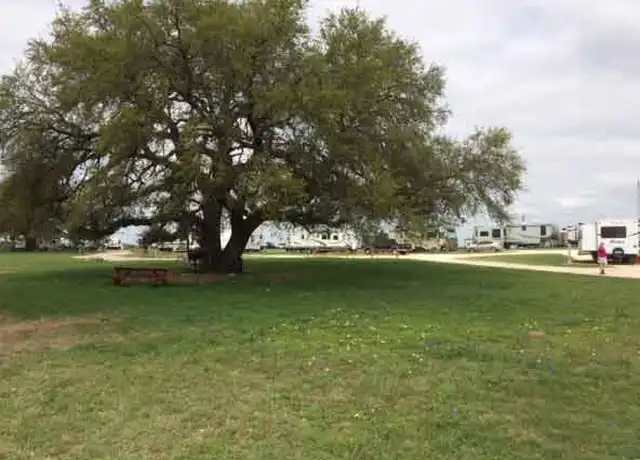 Property at 1396 U.S. 181 Unit 1, Floresville, TX, 78114, 1 bed, 1 bath, [object Object]