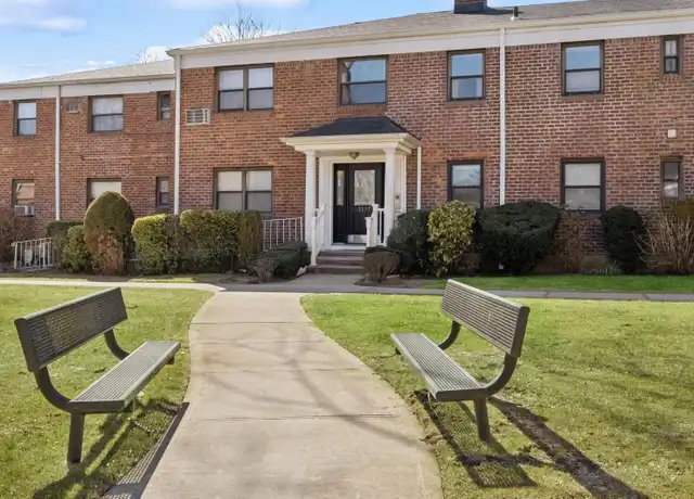 Property at 1197 E Broadway Unit K144, Hewlett, NY, 11557, 2 beds, 1 bath, [object Object]