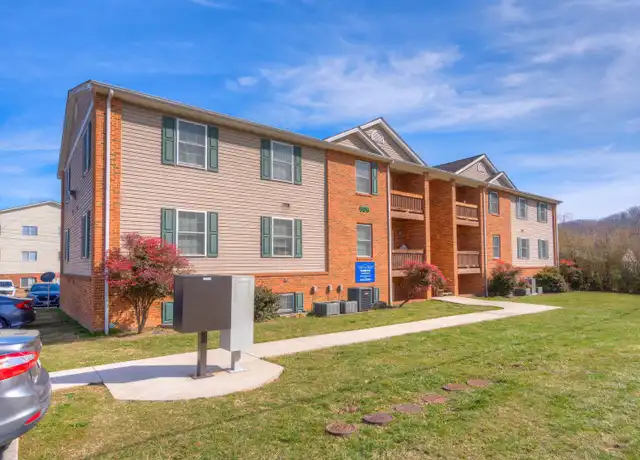 Property at 506 Fairfax St, Radford, VA, 24141, 3 beds, 2 baths, [object Object]