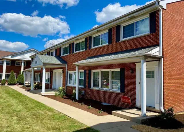 Property at 3021 Lynn Ct Unit A, Arlington Heights, IL, 60005, 3 beds, 1.5 baths, [object Object]