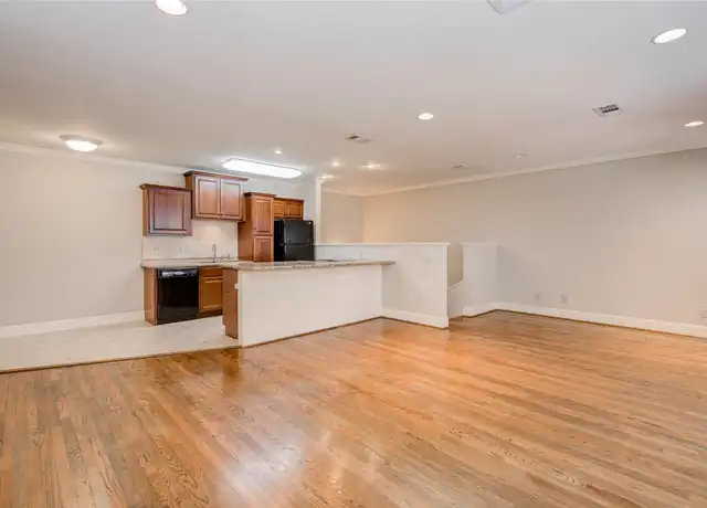 Property at 6503 Mapleridge St Unit F, Houston, TX, 77081, 2 beds, 2 baths, [object Object]