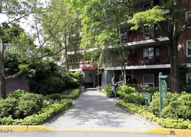 Property at 20 Brookside Dr Unit 3D, Greenwich, CT, 06830, 1 bed, 1 bath, [object Object]