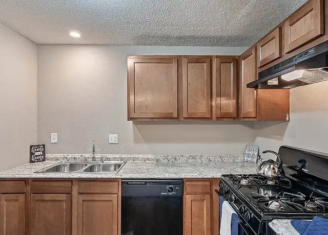 Photo of 9213 W 79th St, Overland Park, KS 66204