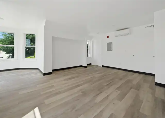 Property at 415 Olo St, Woonsocket, RI, 02895, 1 bed, 1 bath, [object Object]