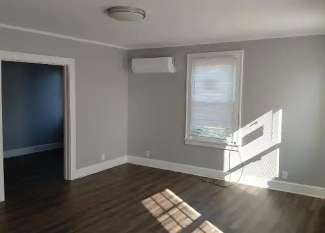 Property at 605 S Lexington Ave, Burlington, NC, 27215, 1 bed, 1 bath, [object Object]