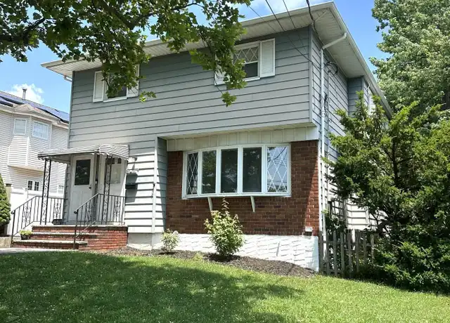 Property at 11 W Cedarview Ave Unit 1fl, Staten Island, NY, 10306, 3 beds, 1 bath, [object Object]