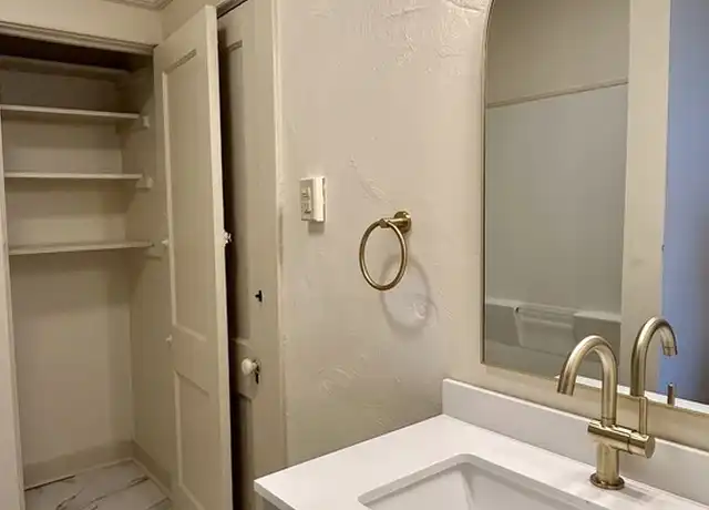 Property at 2750 Broadway Ave Unit 2, South Hills, PA, 15216, 3 beds, 1 bath, [object Object]