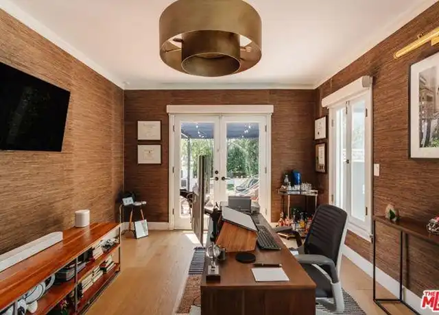 Property at 322 S Citrus Ave, Los Angeles, CA, 90036, 4 beds, 3 baths, [object Object]