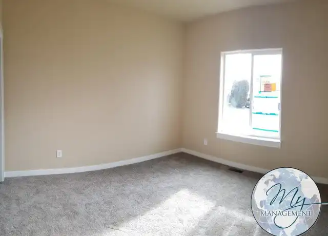 Property at 321 Adams St, Twin Falls, ID, 83301, 2 beds, 2 baths, [object Object]
