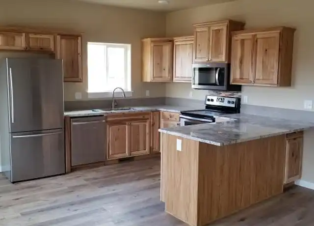 Property at 321 Adams St, Twin Falls, ID, 83301, 2 beds, 2 baths, [object Object]