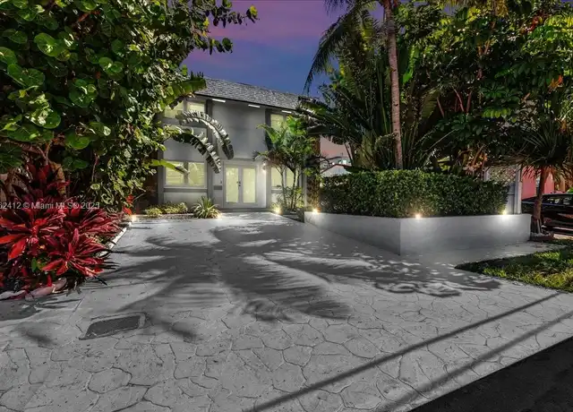 Property at 348 Palm St, Hollywood, FL, 33019, 4 beds, 3 baths, [object Object]