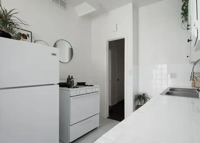 Property at Astor Arms - 801 Gramercy Dr, Los Angeles, CA, 90005, 1-2 bed, 1 bath, [object Object]