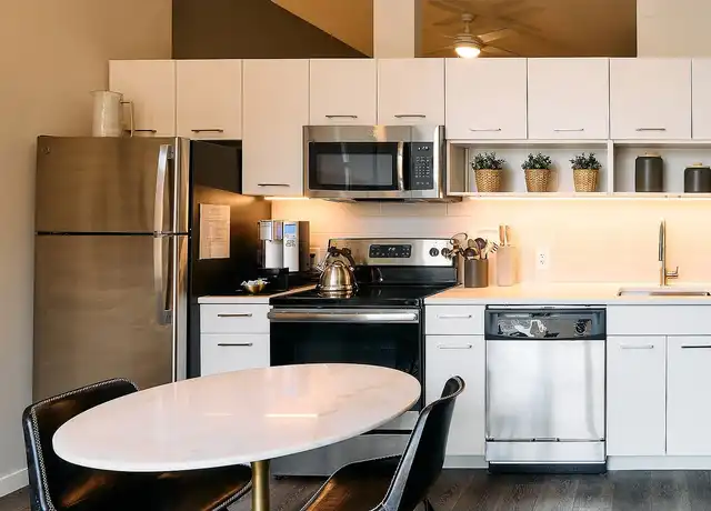 Property at Madison Place Apartments - 50 W Rivercenter Blvd, Covington, KY, 41011, 0-2 beds, 1-2 bath, [object Object]