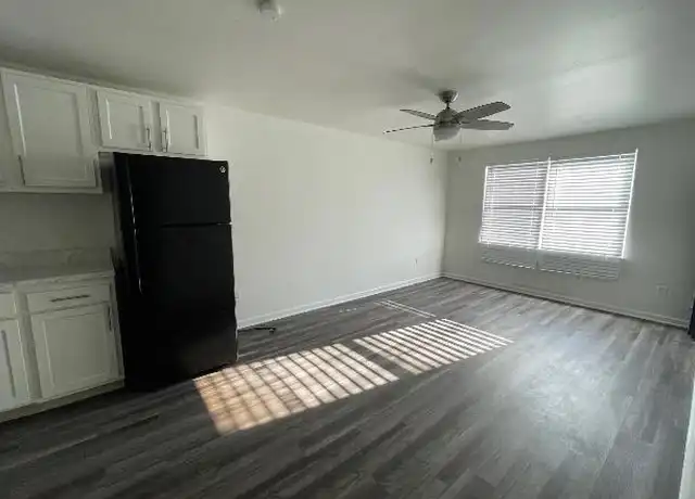 Property at 3566 E Main St, Whitehall, OH, 43213, 1 bed, 1 bath, [object Object]