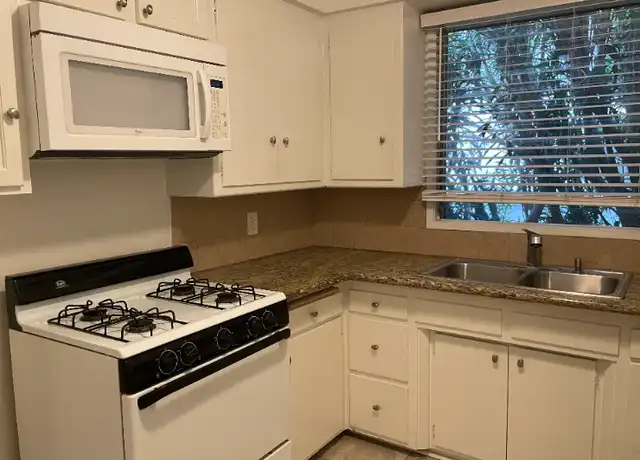 Property at 1122 S Clark Dr Unit 2, Los Angeles, CA, 90035, 1 bed, 1 bath, [object Object]