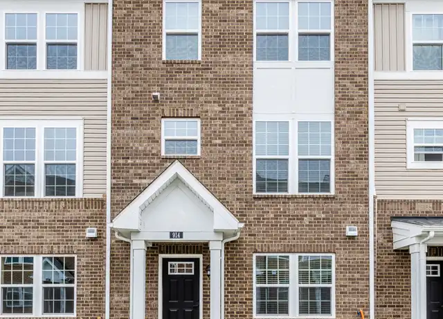 Property at 914 Jenkins Ct, Wheeling, IL, 60090, 3 beds, 2.5 baths, [object Object]