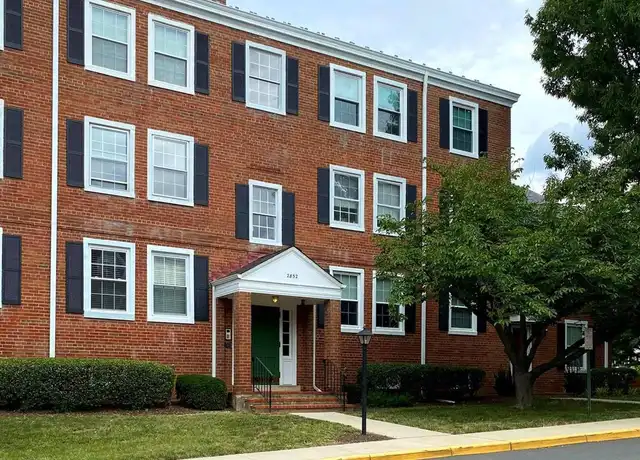 Property at 2852 S Buchanan St Unit B2, Arlington, VA, 22206, 1 bed, 1 bath, [object Object]