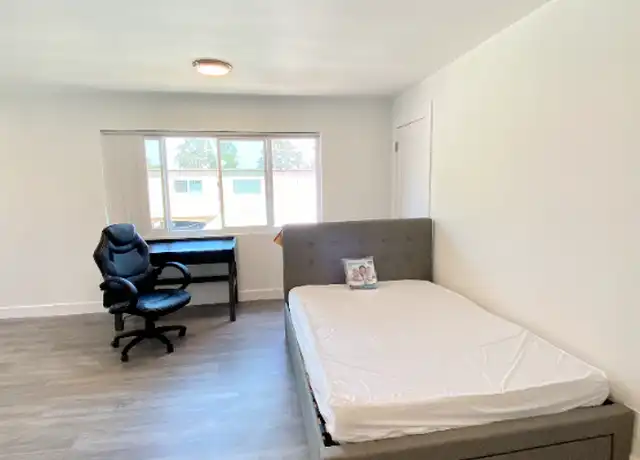 Property at 2614 Kansas Ave Unit F, Santa Monica, CA, 90404, 2 beds, 2 baths, [object Object]