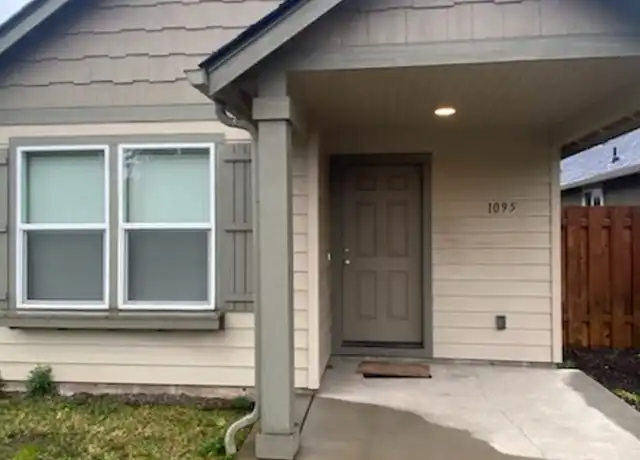 Property at 1095 N Pacific Hwy, Cottage Grove, OR, 97424, 3 beds, 2 baths, [object Object]