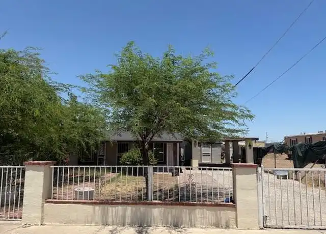 Property at 2942 W Yuma St, Phoenix, AZ, 85009, 2 beds, 1 bath, [object Object]