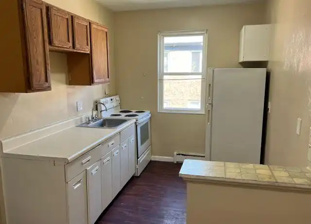 Property at 13955 Superior Rd Unit 208, Cleveland Heights, OH, 44118, 1 bed, 1 bath, [object Object]