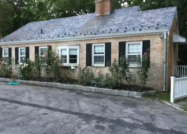 Property at 104 Horseshoe Rd, Mill Neck, NY, 11765, 2 beds, 1 bath, [object Object]