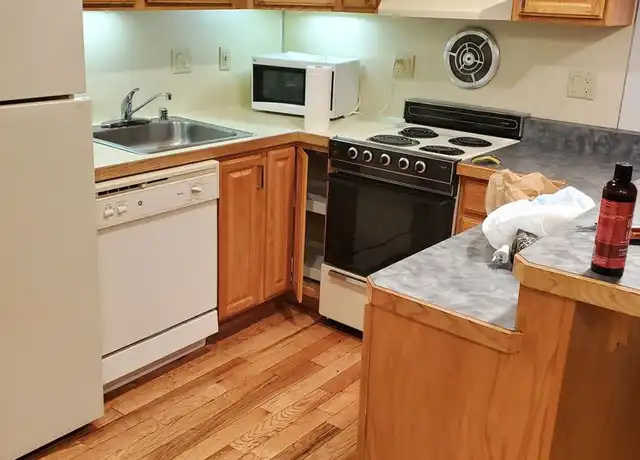 Property at 418 E Washington St Unit 03, Ann Arbor, MI, 48104, 1 bed, 1 bath, [object Object]