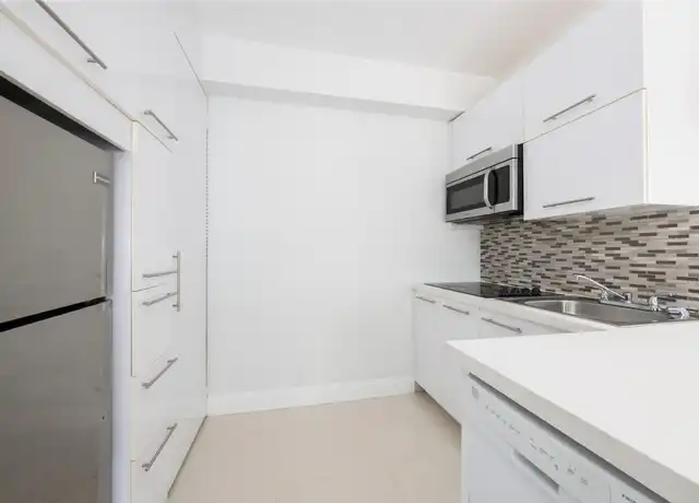 Property at 207 SE 10th Ter Unit 4, Fort Lauderdale, FL, 33301, 1 bed, 1 bath, [object Object]