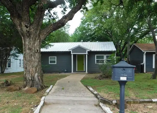 Property at 2301 Bolivar St, Denton, TX, 76201, 2 beds, 1 bath, [object Object]