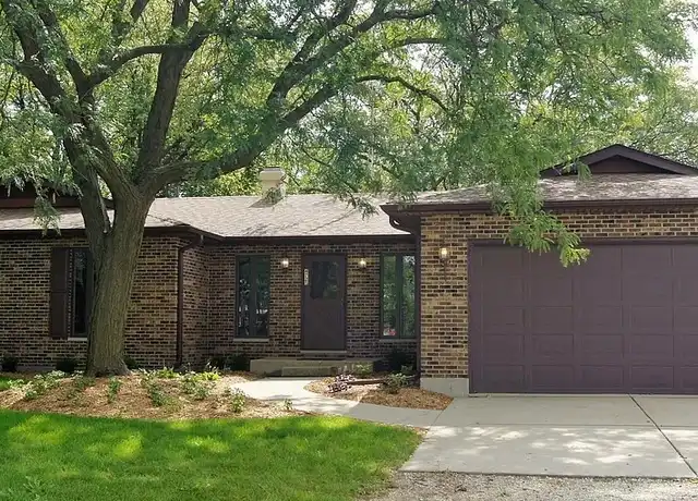 Property at 4725 W Crystal Lake Rd, McHenry, IL, 60050, 3 beds, 3.5 baths, [object Object]