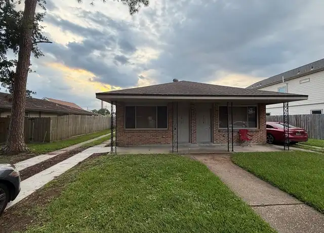 Property at 2212 Fenelon St, Chalmette, LA, 70043, 2 beds, 1 bath, [object Object]