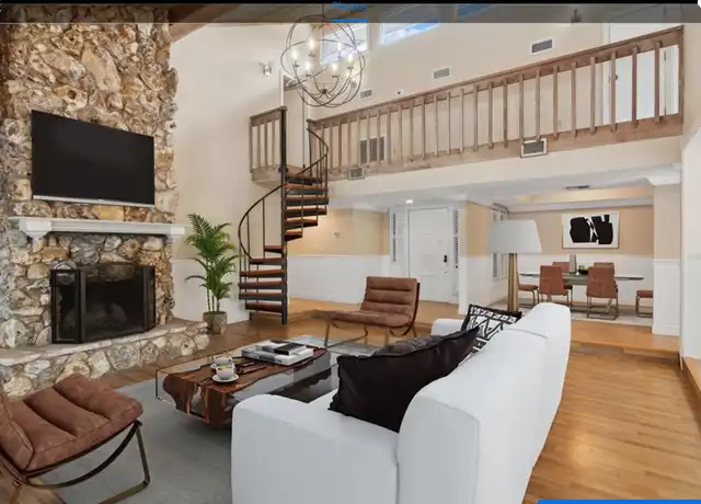 Property at 4931 Hidden Oaks Trl Unit N/A, Sarasota, FL, 34232, 5 beds, 3 baths, [object Object]
