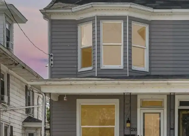Property at 28 N Grant St, Manheim, PA, 17545, 5 beds, 2 baths, [object Object]
