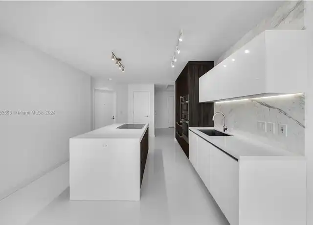 Property at 851 NE 1st Ave #1402, Miami, FL, 33132, 1 bed, 2 baths, [object Object]