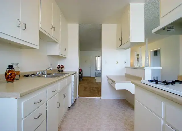 Photo of 2021 Grismer Ave, Burbank, CA 91504