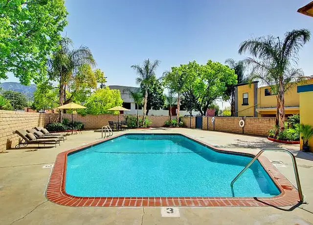 Photo of 2021 Grismer Ave, Burbank, CA 91504