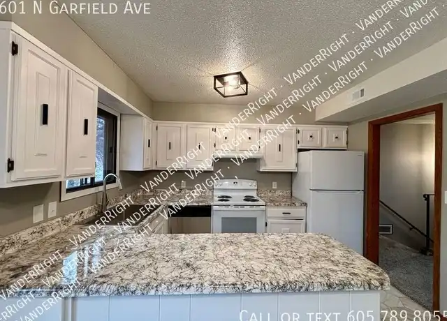 Property at 601 N Garfield Ave, Sioux Falls, SD, 57104, 2 beds, 1 bath, [object Object]