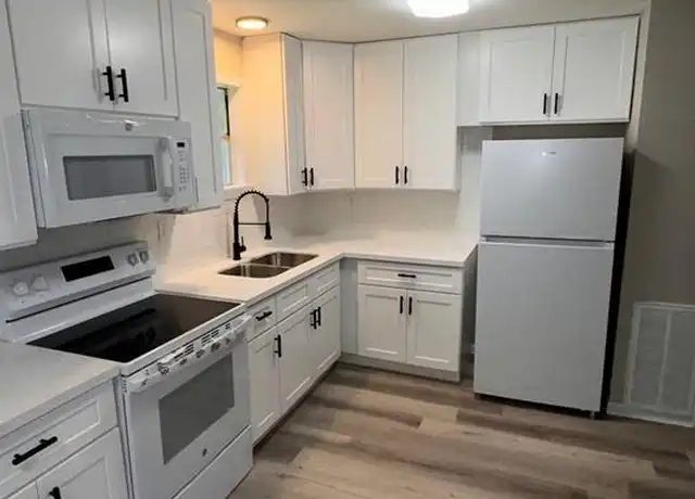 Property at 4807 Oak St, Seabrook, TX, 77586, 3 beds, 1.5 baths, [object Object]