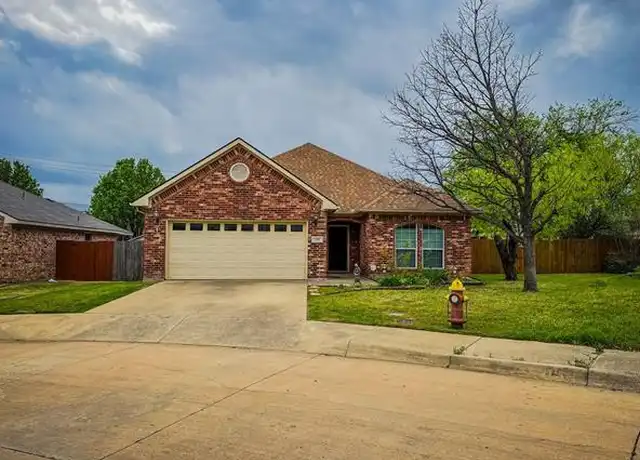 Property at 300 Village Pkwy, Crowley, TX, 76036, 3 beds, 2 baths, [object Object]