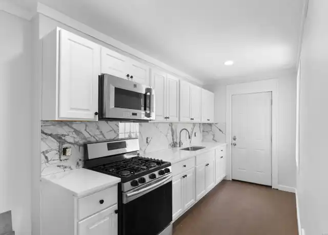 Property at 366 Remington St, Bridgeport, CT, 06610, 4 beds, 1 bath, [object Object]