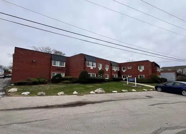 Property at 170 E Lake St Unit 103R, Elmhurst, IL, 60126, 1 bed, 1 bath, [object Object]