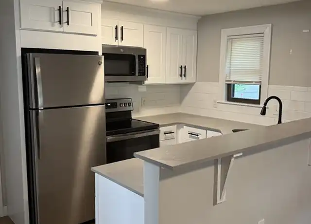 Property at 161 Commercial St Unit 2, Braintree, MA, 02184, 1 bed, 1 bath, [object Object]
