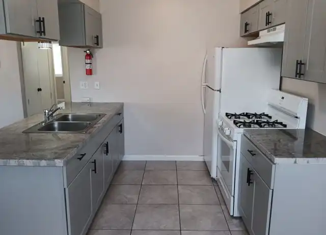 Property at 320 Grove St NE Unit D, Albuquerque, NM, 87108, 2 beds, 1 bath, [object Object]
