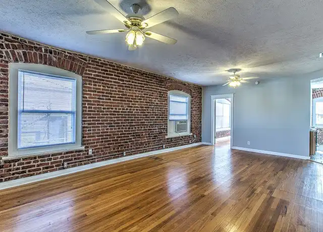 Property at 315 S 27th Ave #6, Omaha, NE, 68131, 1 bed, 1 bath, [object Object]