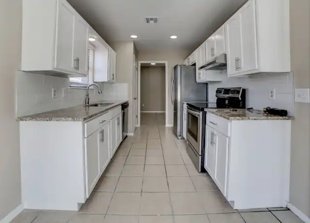 Property at 8904 E 92nd Ct, Tulsa, OK, 74133, 3 beds, 2 baths, [object Object]